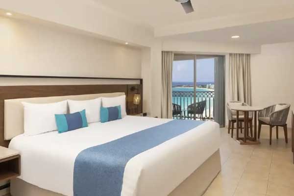Deluxe Partial Ocean View Room at GR Solaris Cancun